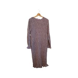 Super cute maternity dress size 16 perfect for spring or fall smocked nwt